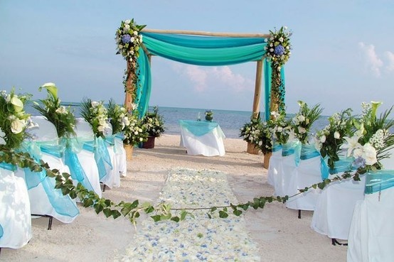 Three Things to Avoid at a Destination Beach Wedding