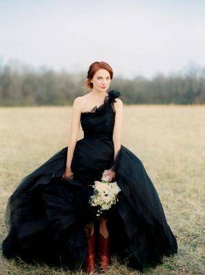 Fun Gothic Wedding Dress Ideas