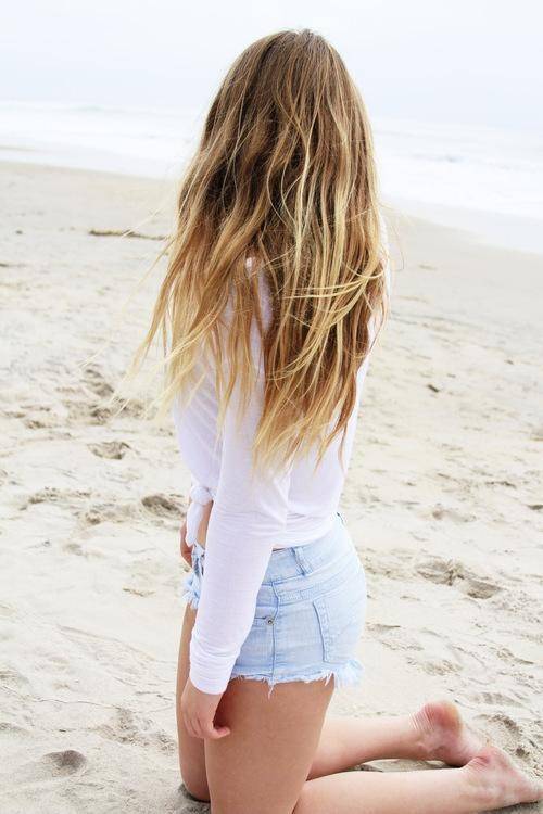 How to Get Beautiful Beach Hair without Visiting the Beach