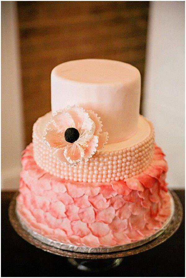 5 Brilliant and Beautiful Ruffled Wedding Cakes