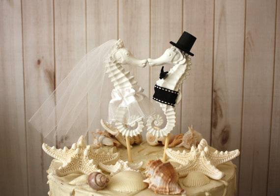 5 of the Most Beautiful Beach Wedding Cake Toppers
