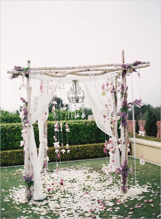 5 Super Fun Laid-Back Wedding Ideas Decorated Altar Pavilion