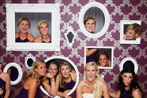 5 Super Fun Laid-Back Wedding Ideas Photo Booth at Wedding