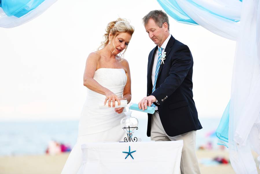 6 Ways to Have a Beach Themed Wedding without the Beach