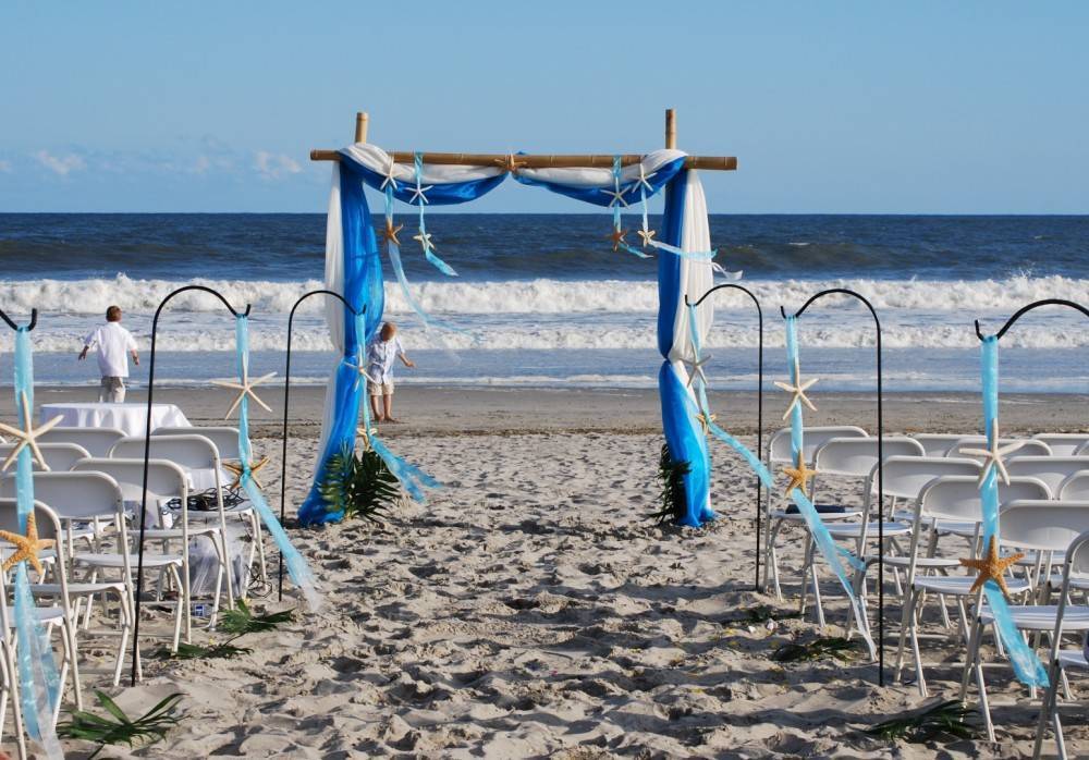 Beach Wedding Inspiration: Dress Up Your Aisle with Beautiful Decor