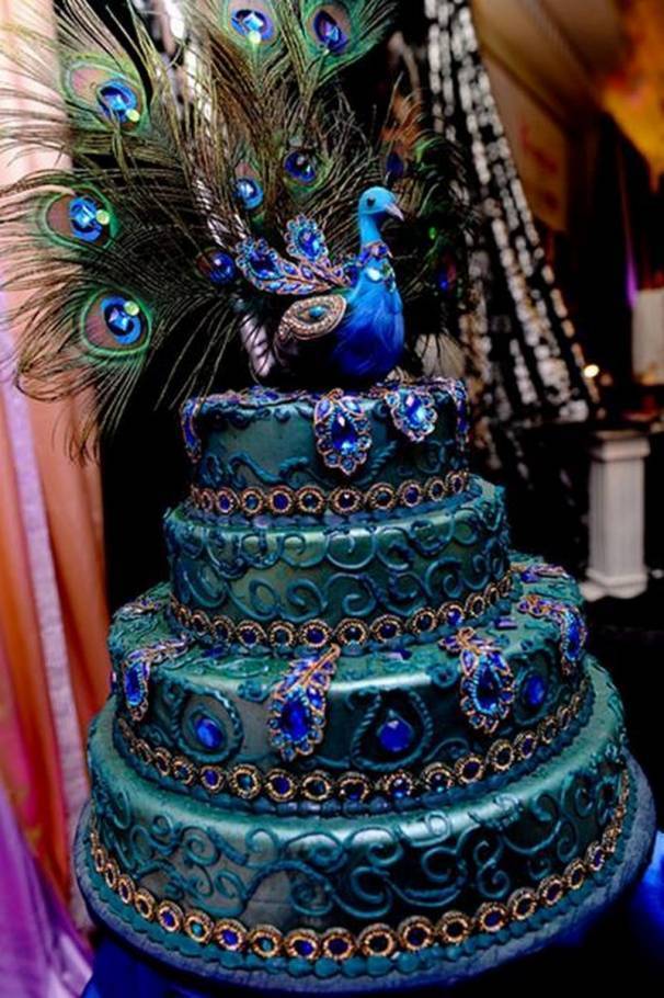 6 Unbelievable Peacock Wedding Cakes