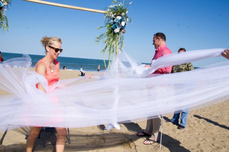 A Windy Virginia Beach Wedding