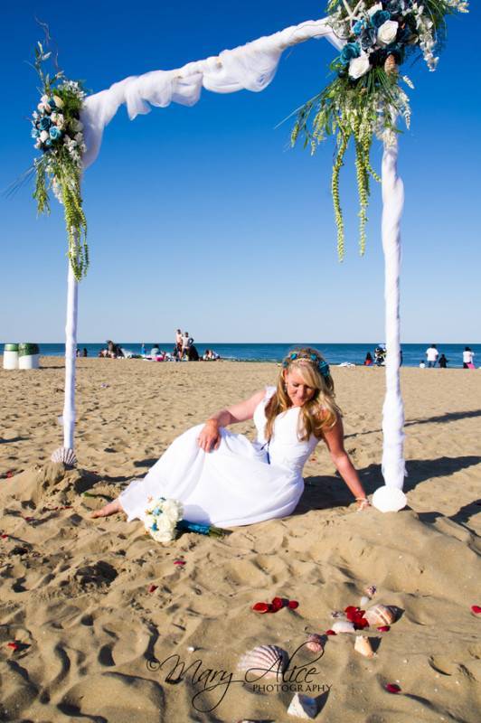 A Windy Virginia Beach Wedding