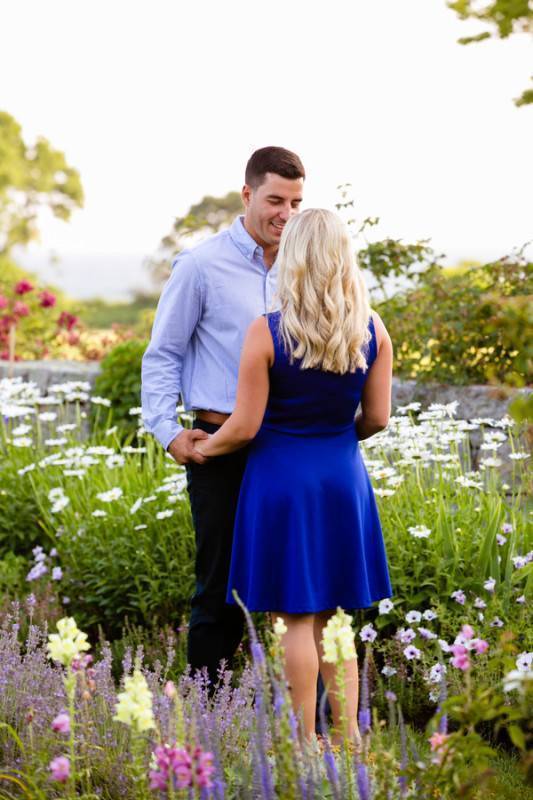 Beach, Garden, and a Mansion   An Engagement Session