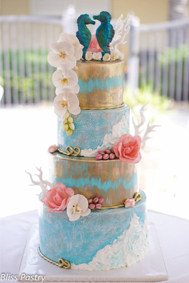 Gorgeous Beach-Themed Wedding Cakes