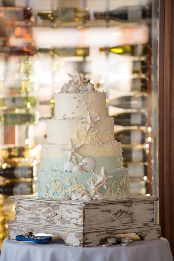 Gorgeous Beach Themed Wedding Cakes