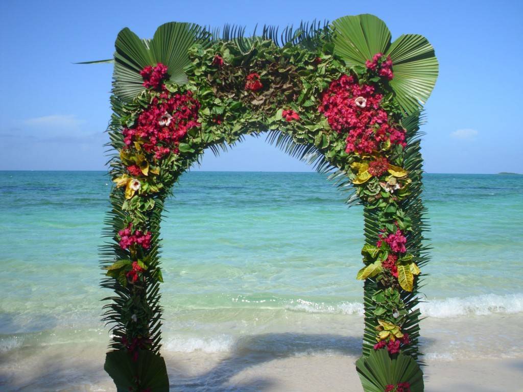 5 Most Beautiful Beach Wedding Arches