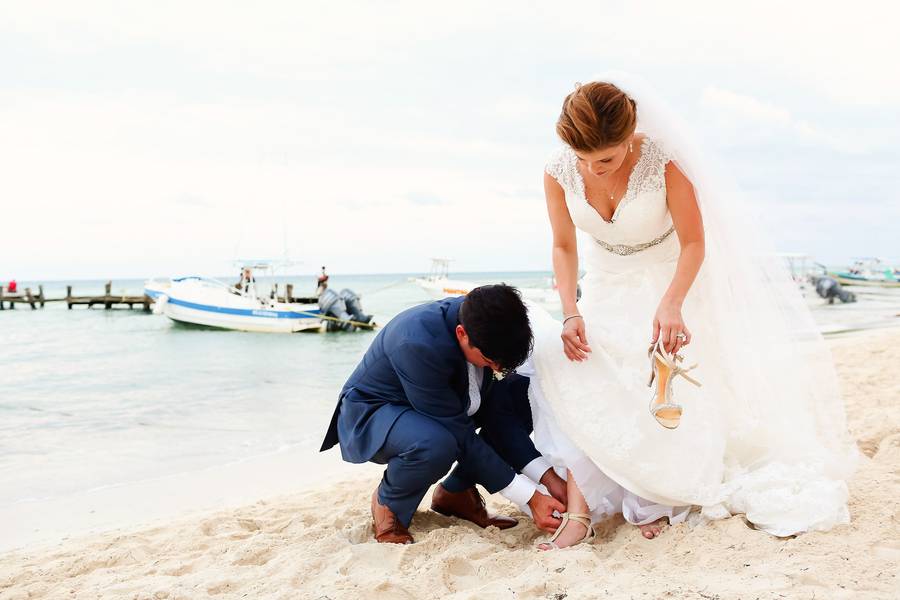 Amazing Beach Wedding and Engagement Photos