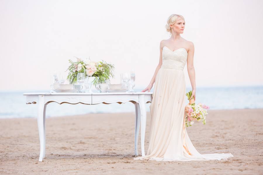 Romantic Beach Styled Shoot   The Scarborough Bluffs