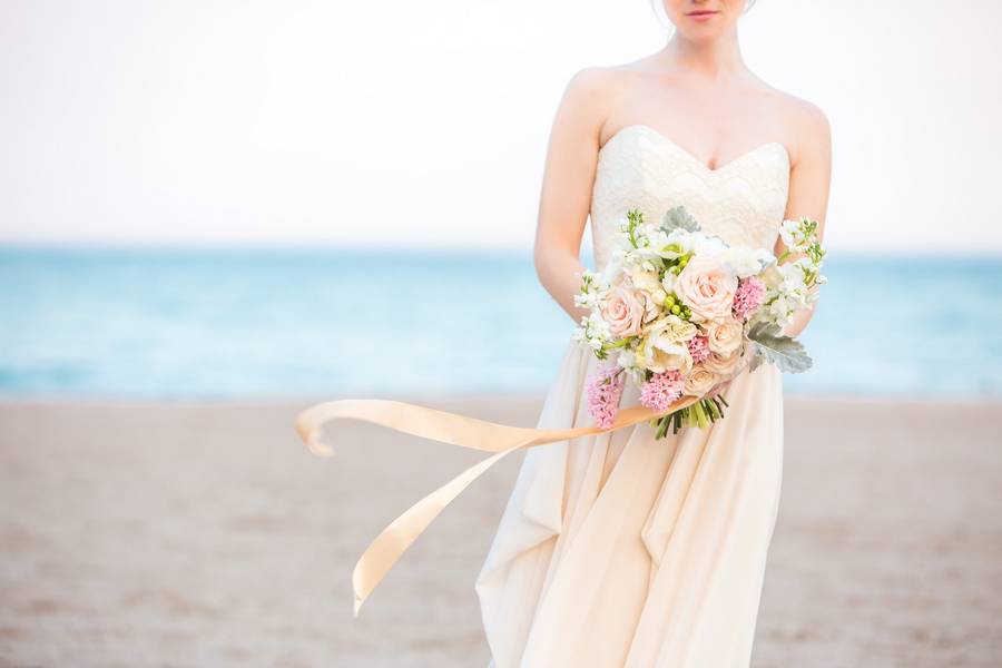 Romantic Beach Styled Shoot   The Scarborough Bluffs