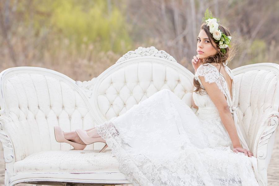 Romantic Beach Styled Shoot   The Scarborough Bluffs