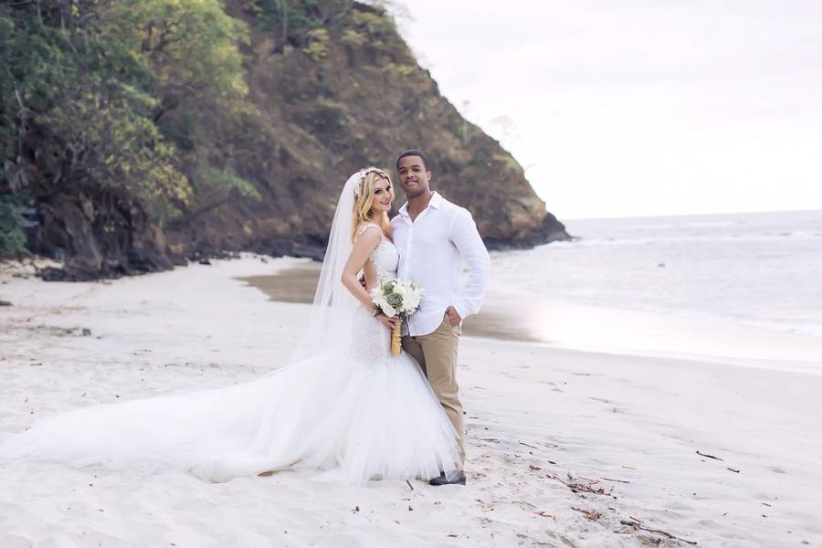 Chic Beach Wedding in Costa Rica