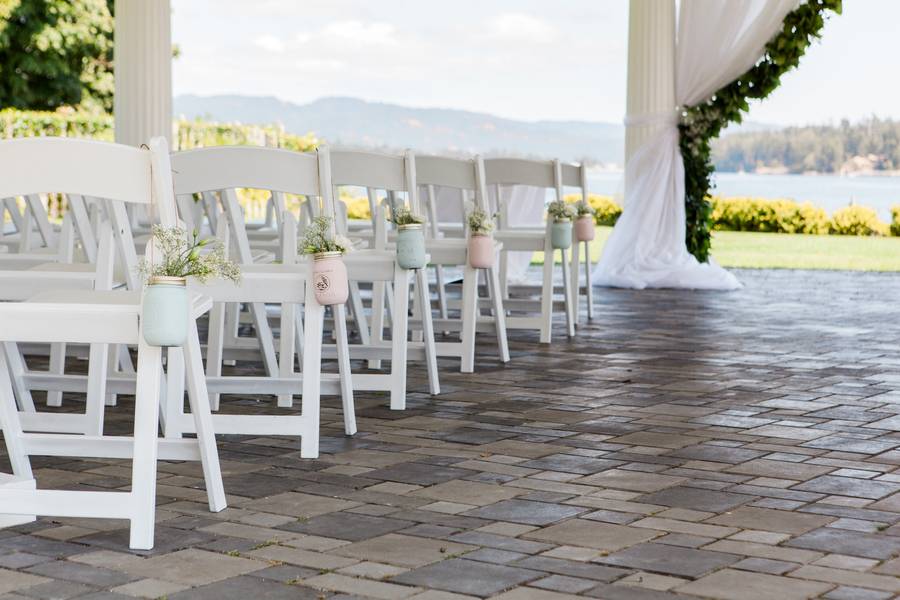 Beach Front Wedding on Vancouver Island