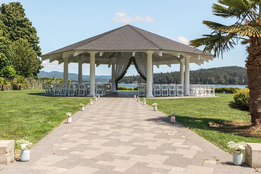 Beach Front Wedding on Vancouver Island