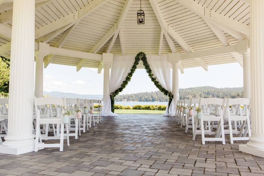 Beach Front Wedding on Vancouver Island