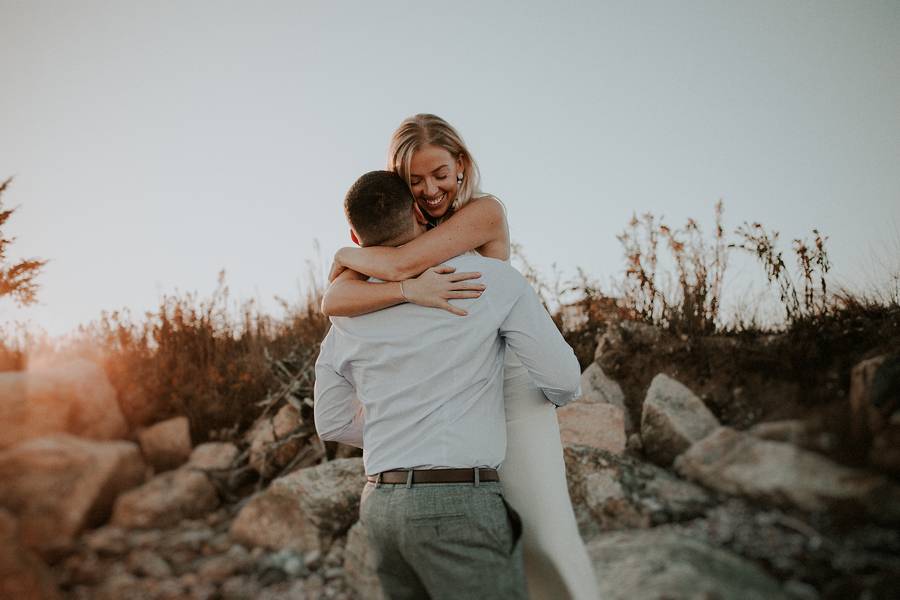 Lingering Summery October Engagement