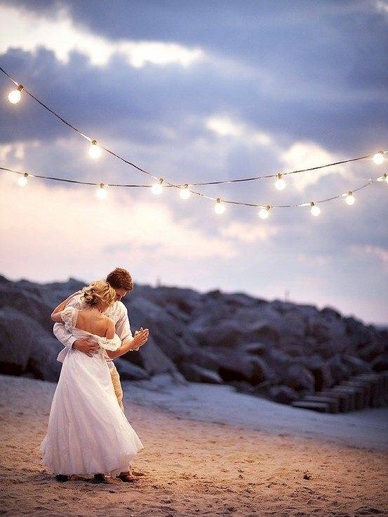 10 Essentials for Your Beach Wedding This Summer