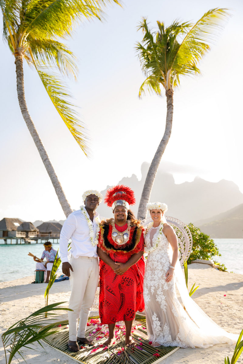 Sunset Elopement in French Polynesia