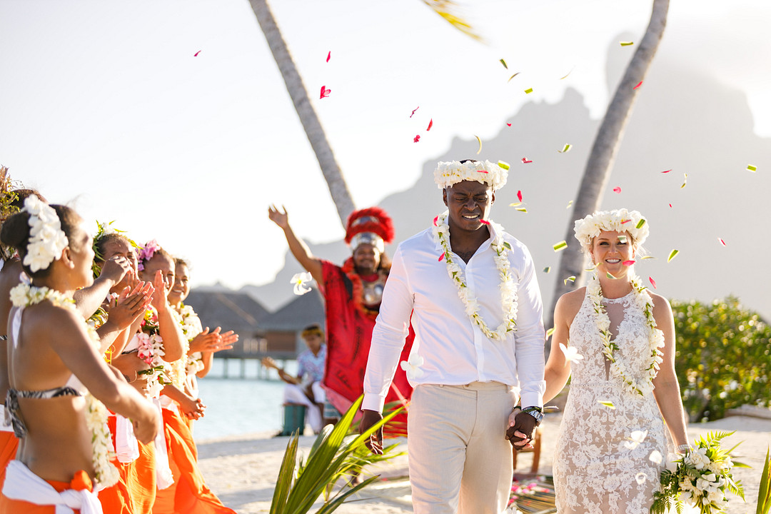 Sunset Elopement in French Polynesia