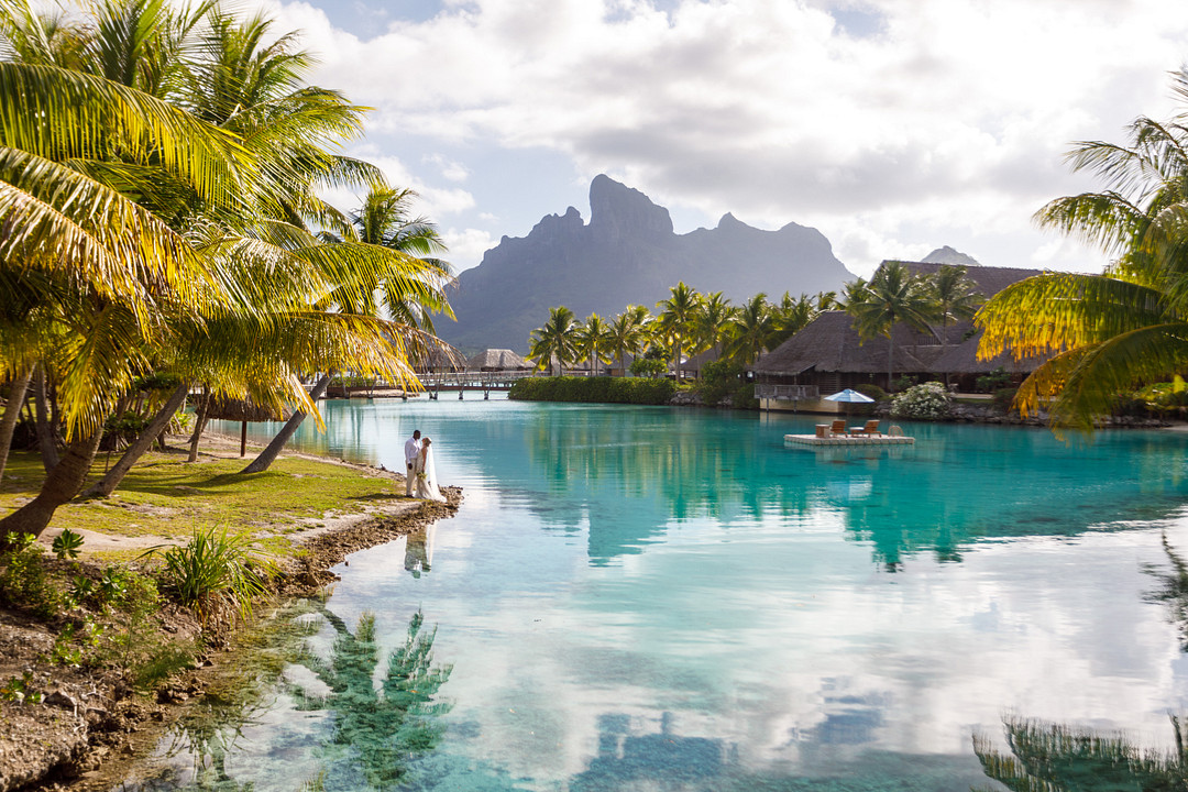 Sunset Elopement in French Polynesia