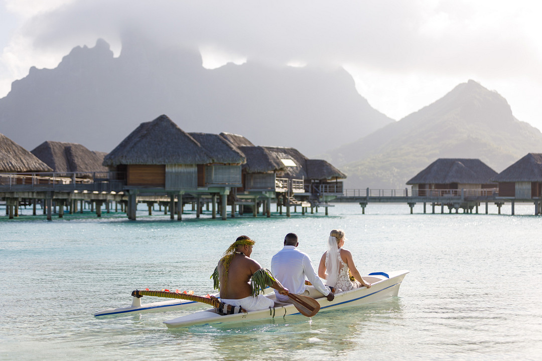 Sunset Elopement in French Polynesia