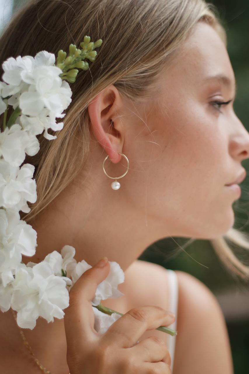 Beautiful, Light Accessories for a Beach Bride