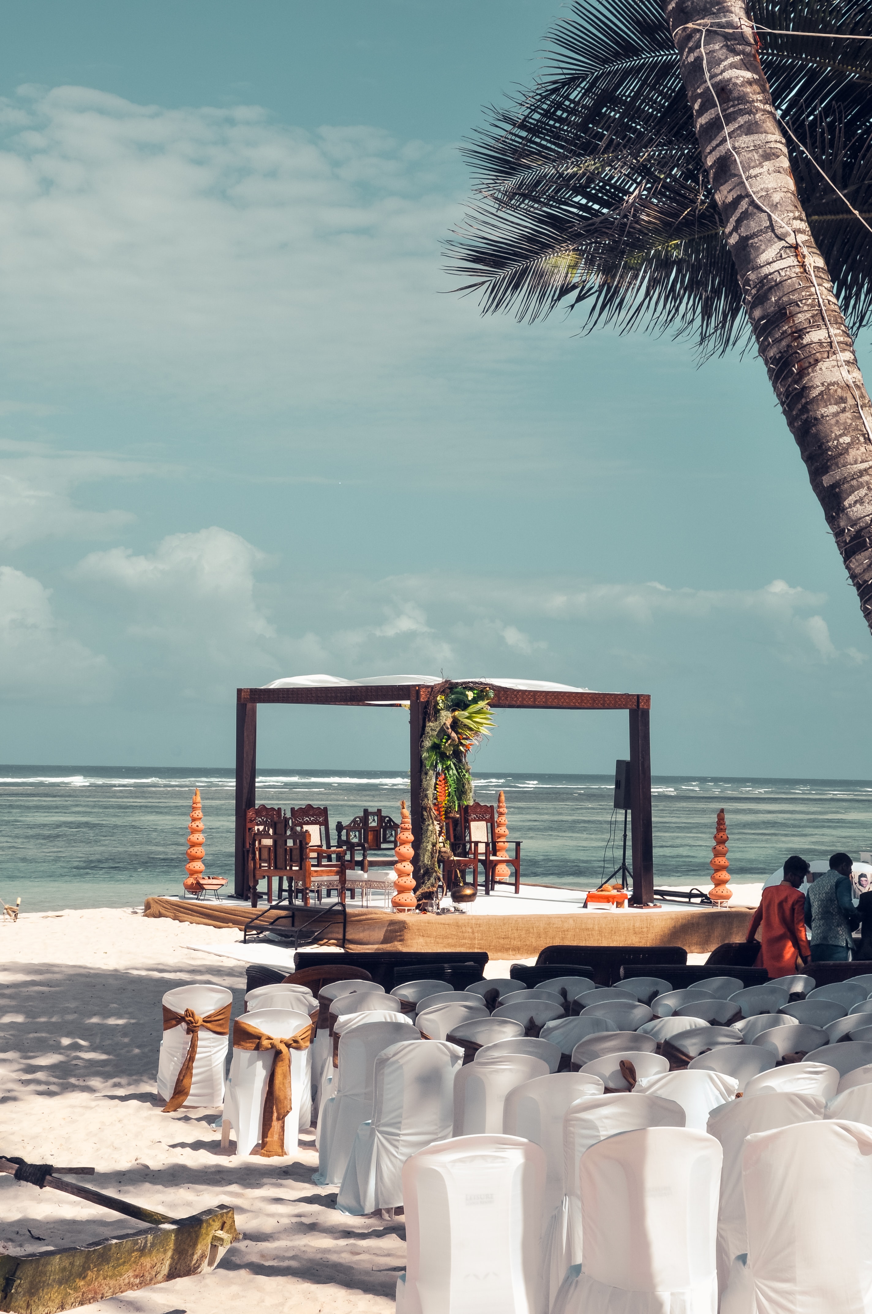 Is Planning a Beach Destination Wedding Easier Than Planning a Wedding at Home?